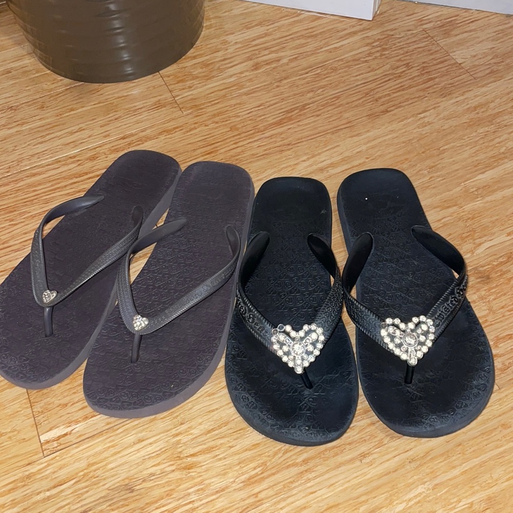 Twisted Heart Flip flops.   Two pairs.  size 7. Brown and black